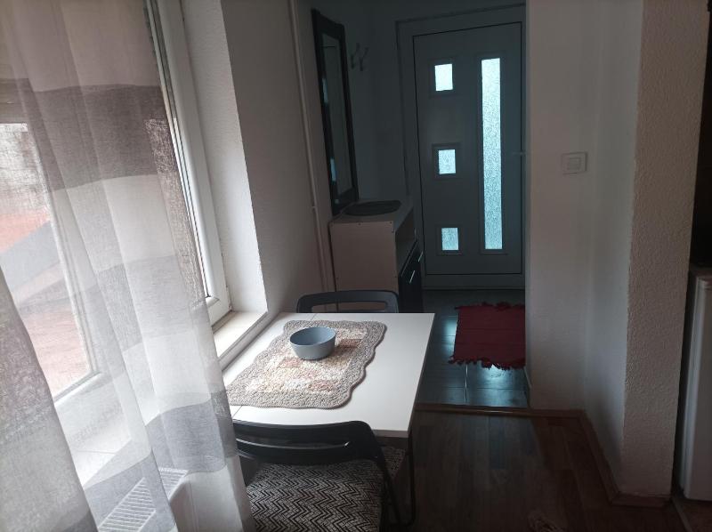 Studio Apartment image 3