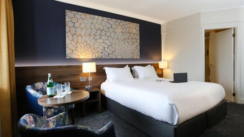 King Room image 4