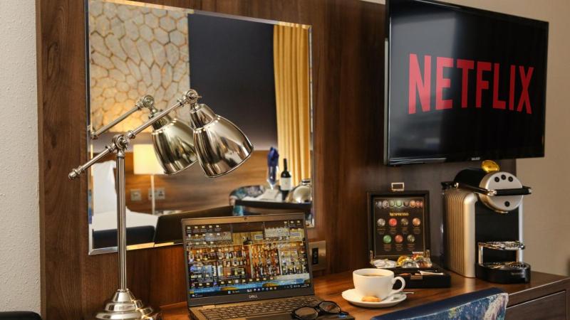 King Room image 3
