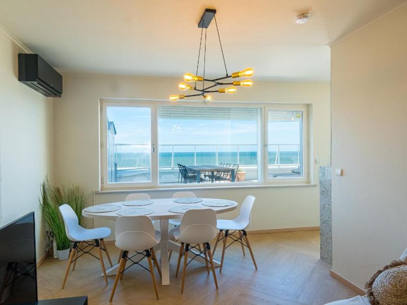 Beautiful penthouse with phenomenal sea view - image 10