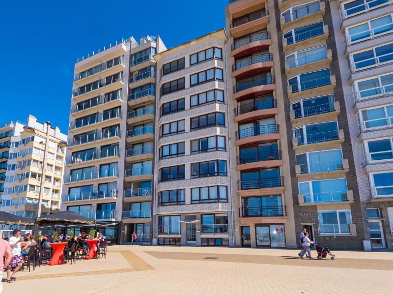Beautiful penthouse with phenomenal sea view - image 21