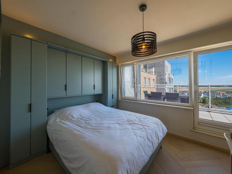 Beautiful penthouse with phenomenal sea view - image 7