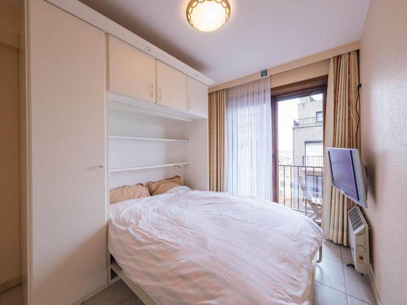 Apartment on the 5th floor with sea view - image 23