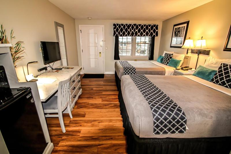 Double Room image 3