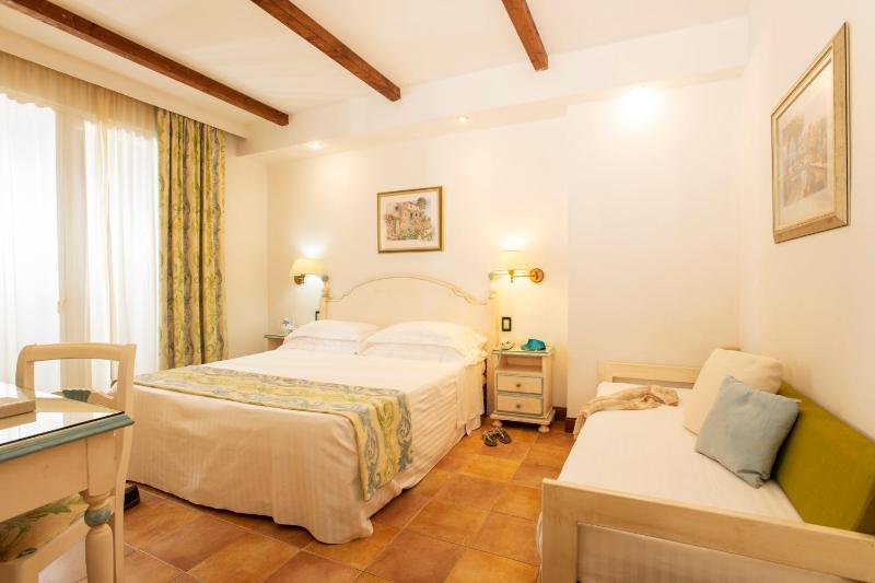 Family Room image 1