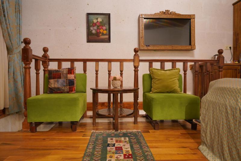 Deluxe Room image 3