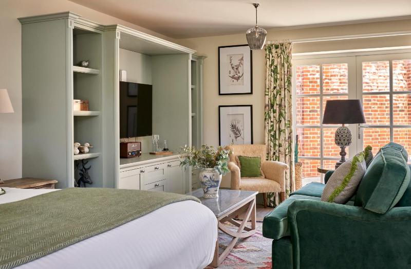 Deluxe Studio image 3