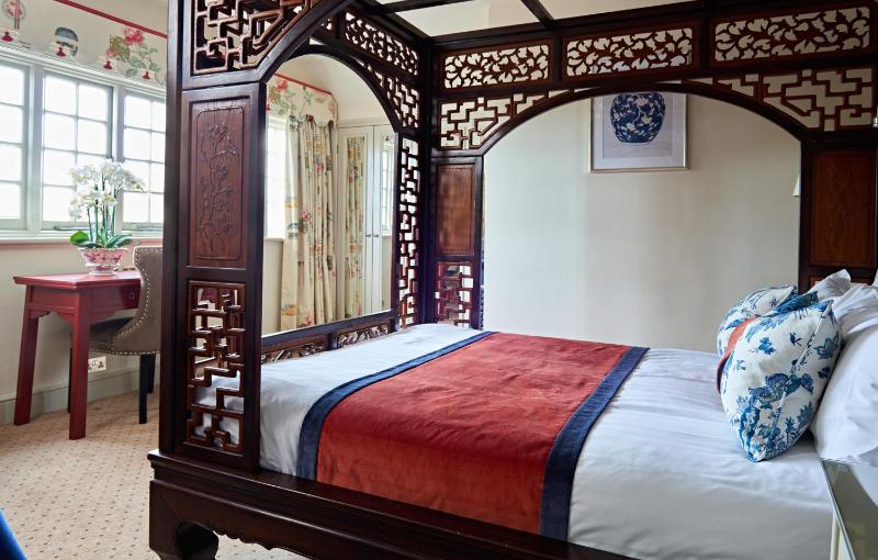 Four Poster Superior Room image 2