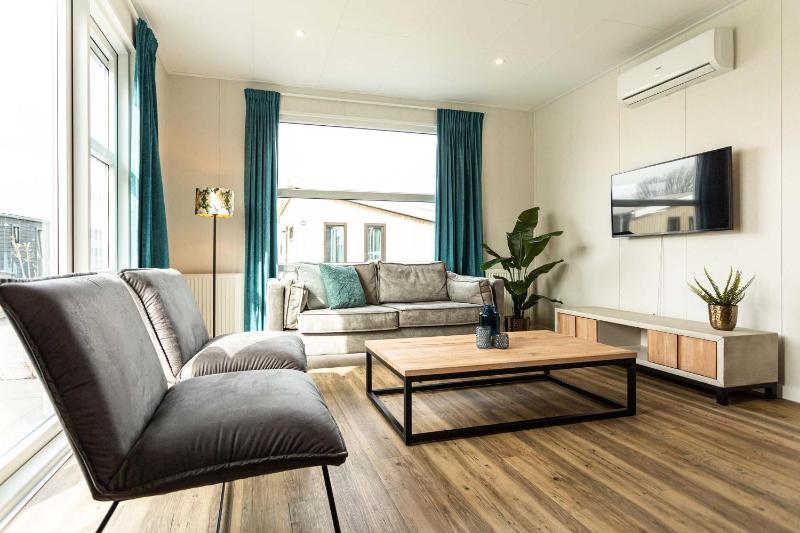 Two-Bedroom Chalet - Module Flat image 3