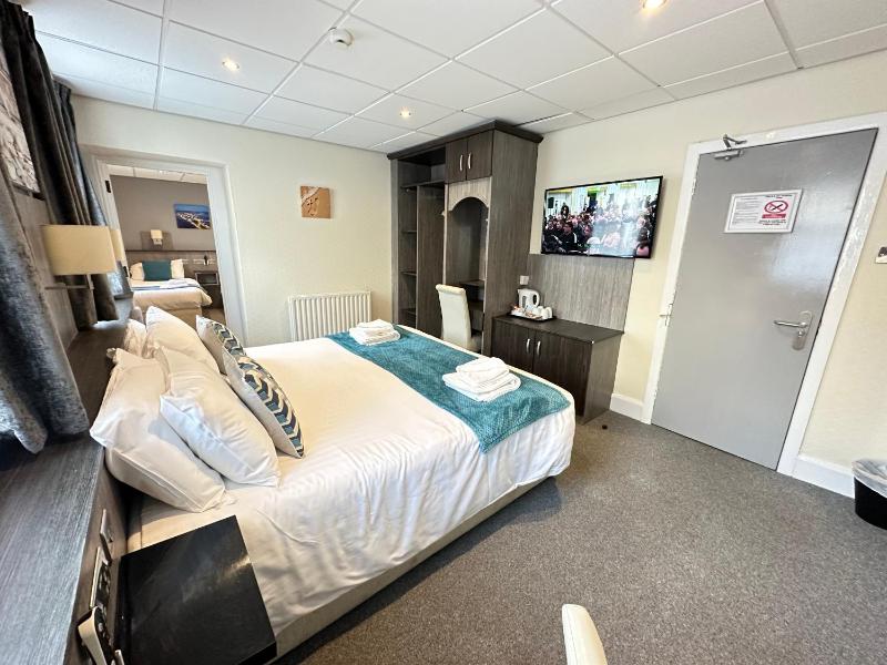 Deluxe Family Room image 1