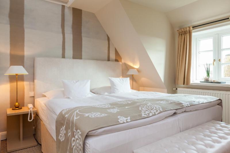 Superior Double Room image 3