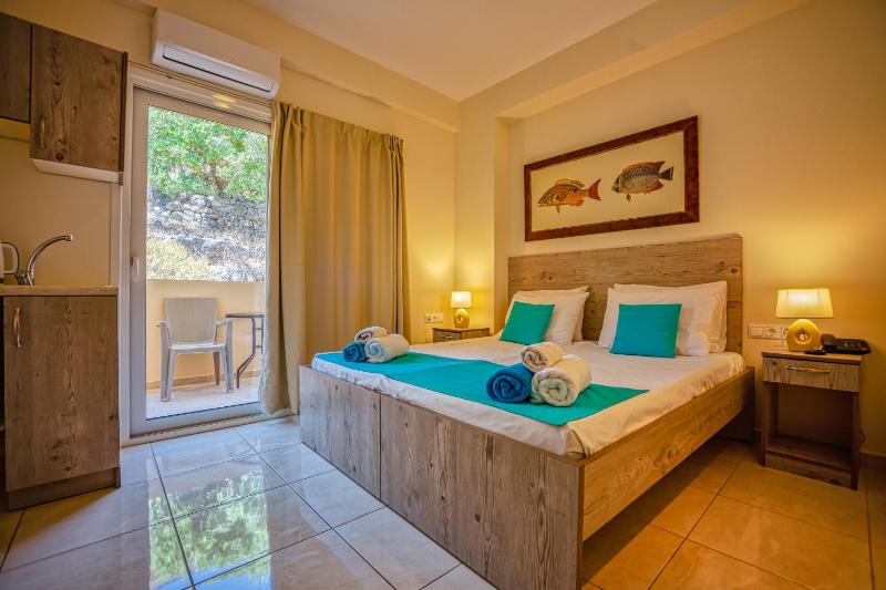 Standard Double Room image 4