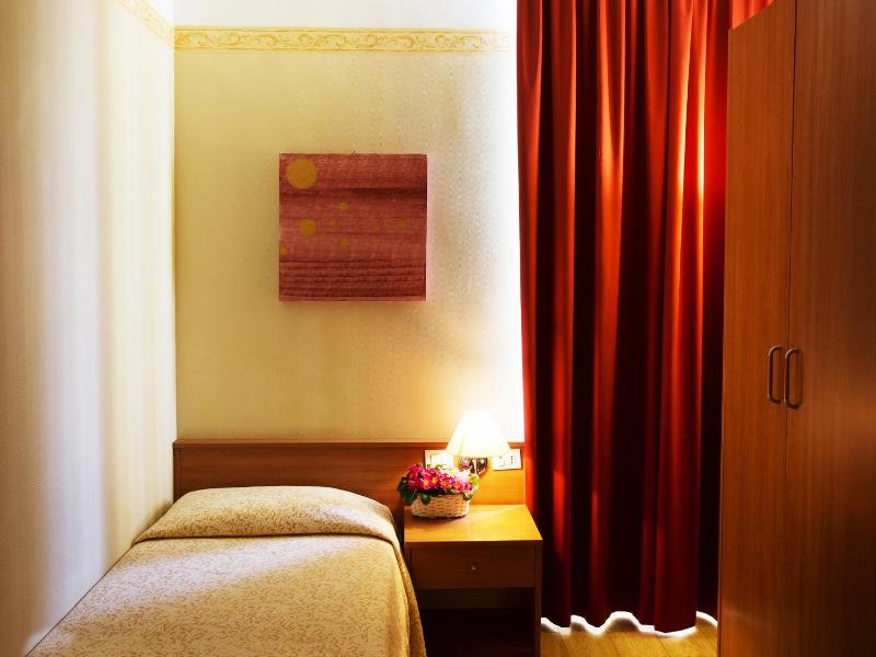 Economy Single Room image 3
