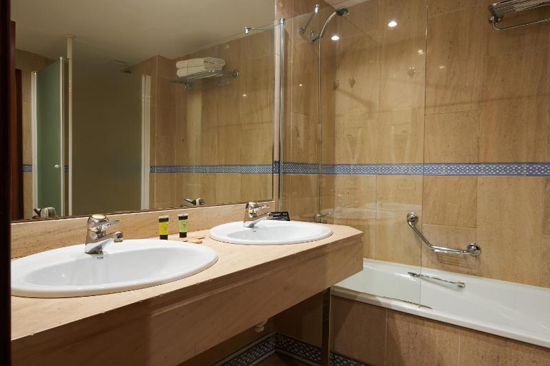 Junior Suite with Parking Included image 2