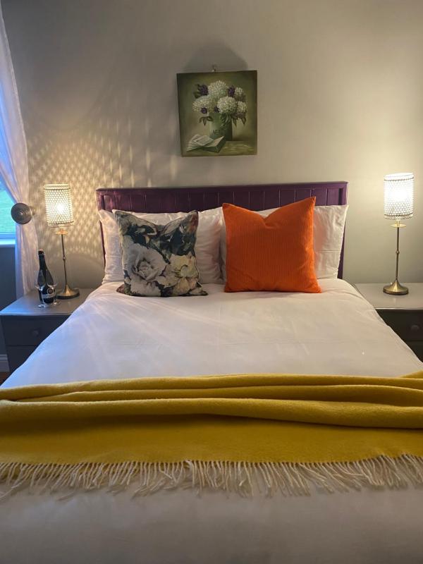 Double Room with Private Bathroom image 3