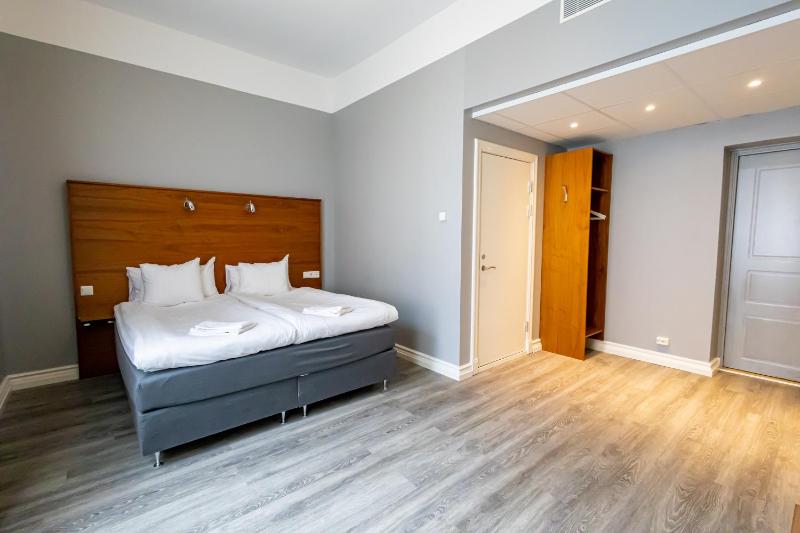 Double Room image 2