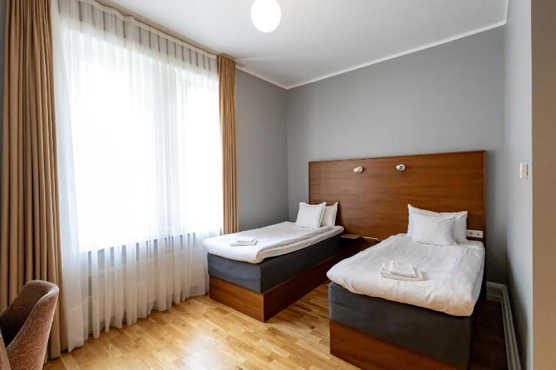 Double Room image 3