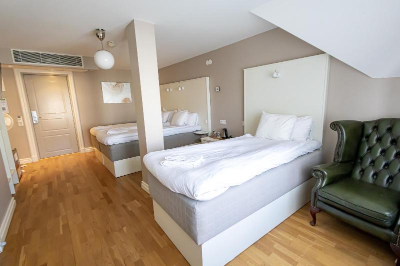 Triple Room image 2