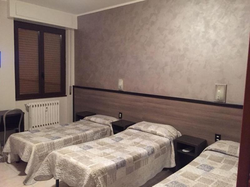 Triple Room with Private Bathroom image 1