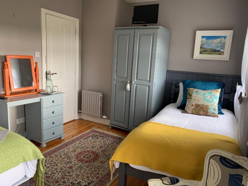 Deluxe Triple Room image 4
