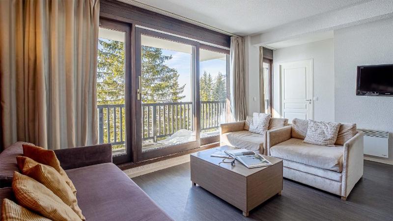 Three-Bedroom Apartment (10 Adults) image 1
