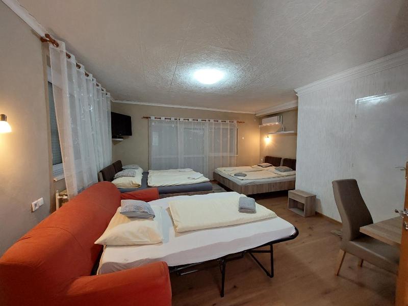 Quintuple Room image 2