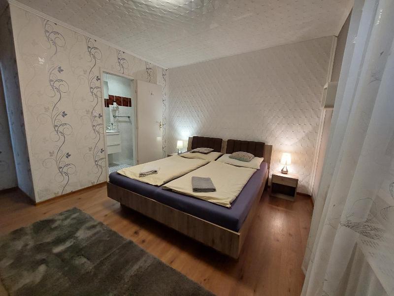 Classic Double Room with Shower image 3