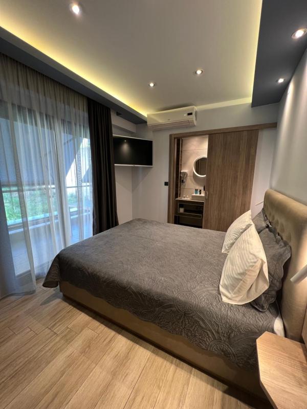 Premium Quadruple Room image 1