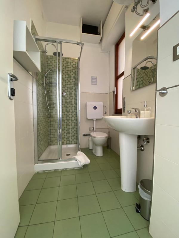 Double Room with Private Bathroom image 1