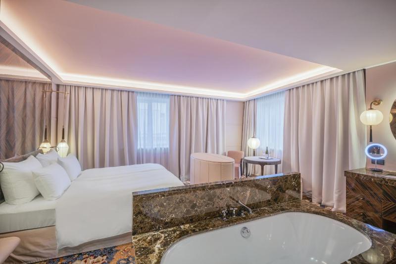 Grandiose Lamee Room image 4