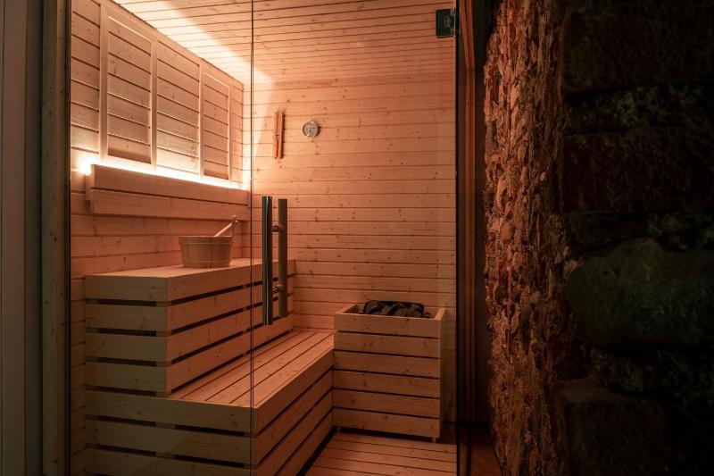 Suite with Sauna image 3