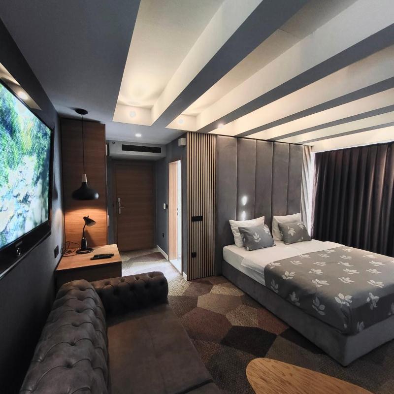 Superior Double Room with City View image 1