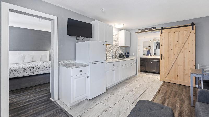 One-Bedroom Suite image 2
