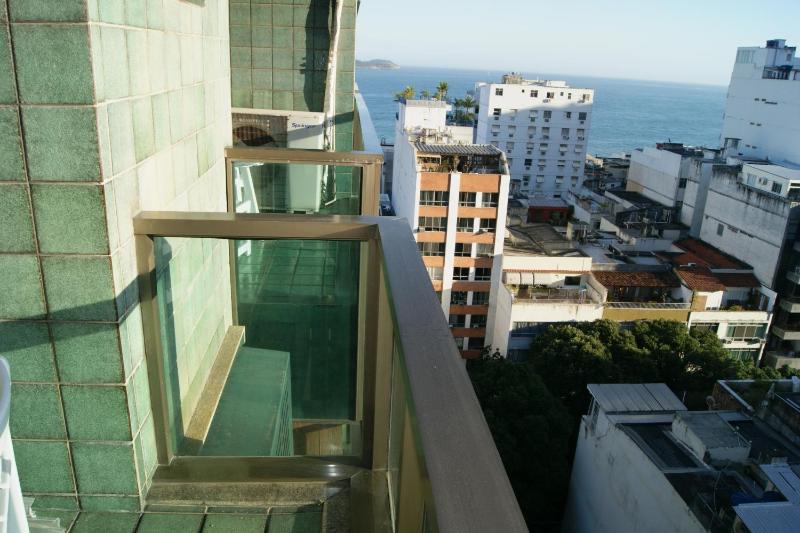 TIFFANYS IPANEMA FLATs BK - image 8