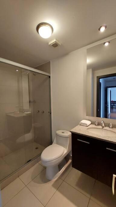 Excelente apartamento 2 hab. con vista única UIO - image 9