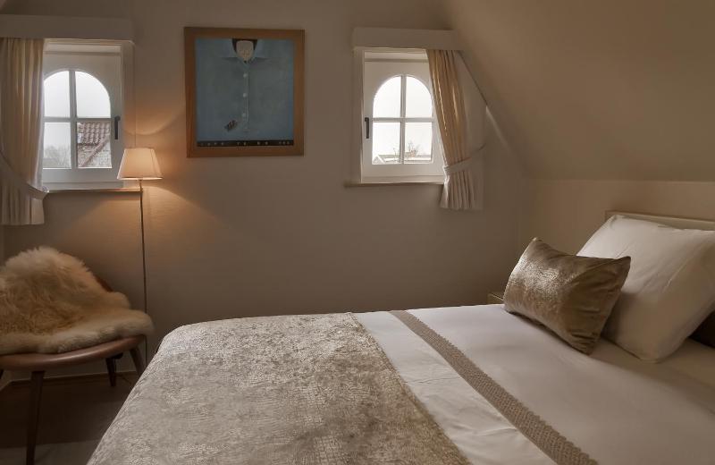 Deluxe Double or Twin Room image 2