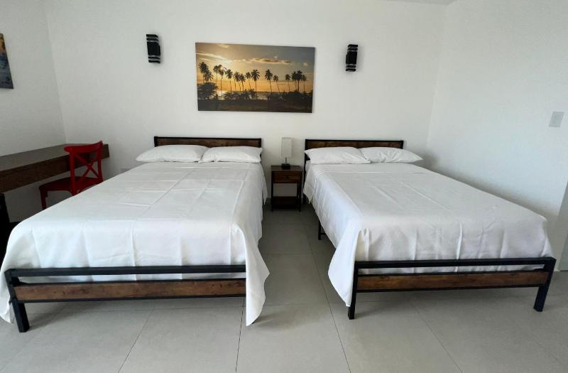 Quadruple Room with Sea View image 2