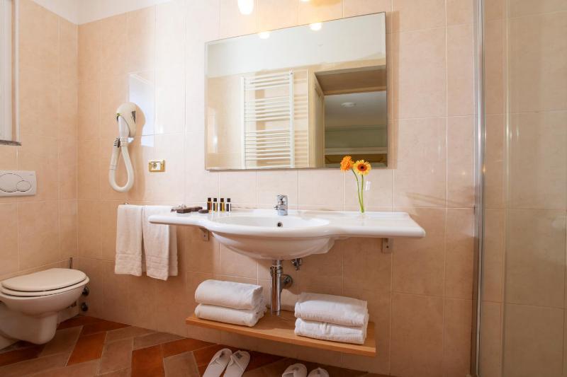 Triple Room image 3