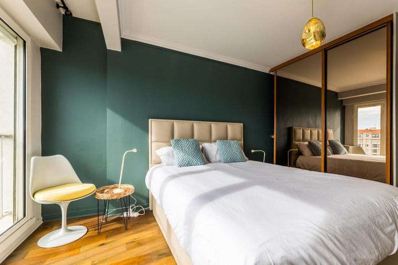 SKY KEYWEEK 2 bedroom sea view apartment in the center of Biarritz - image 11