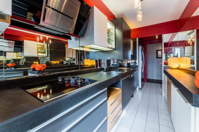 SKY KEYWEEK 2 bedroom sea view apartment in the center of Biarritz - image 13
