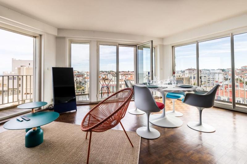 SKY KEYWEEK 2 bedroom sea view apartment in the center of Biarritz - image 24