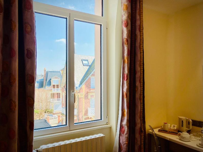 Superior Double Room image 4