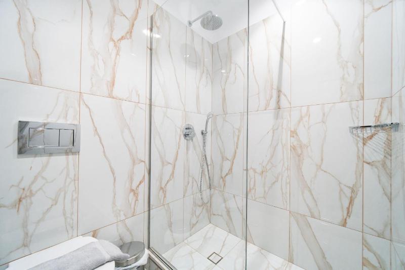 Standard Triple Room image 3