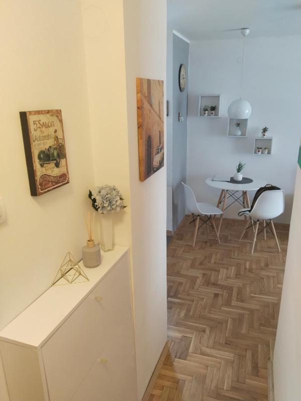 Studio Grey - image 16