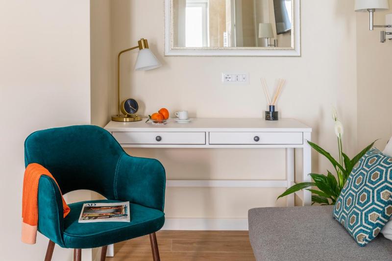Superior Family Room image 3