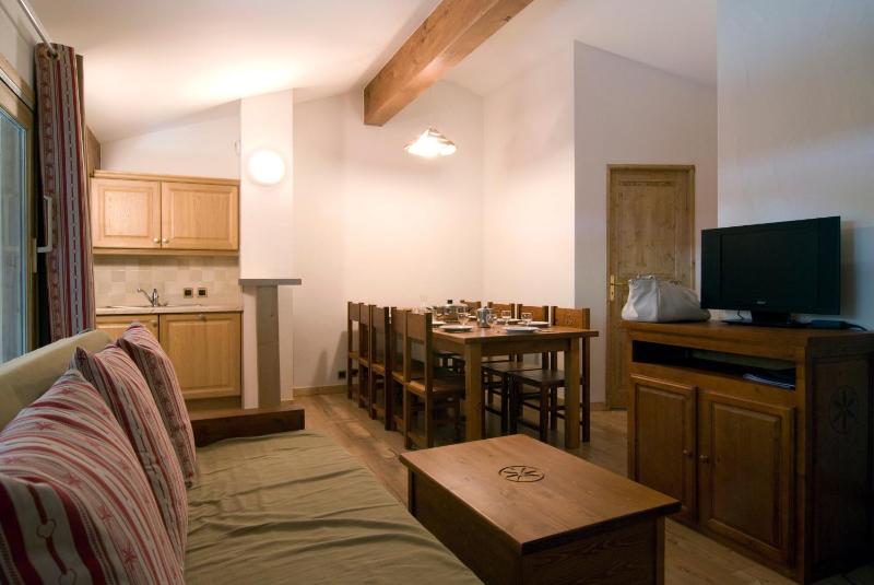Three-Bedroom Apartment with Loggia (9 People) image 3