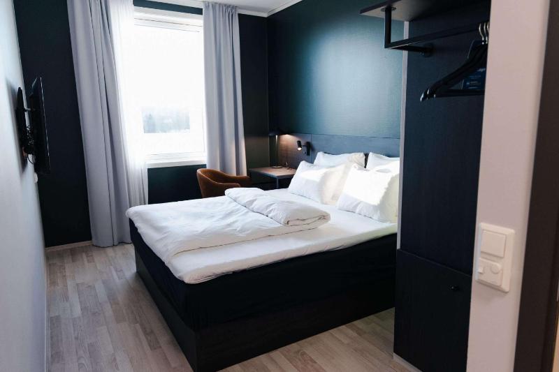 Standard Double Room - Non-Smoking image 1