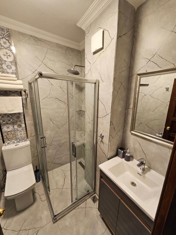 Double Room image 3