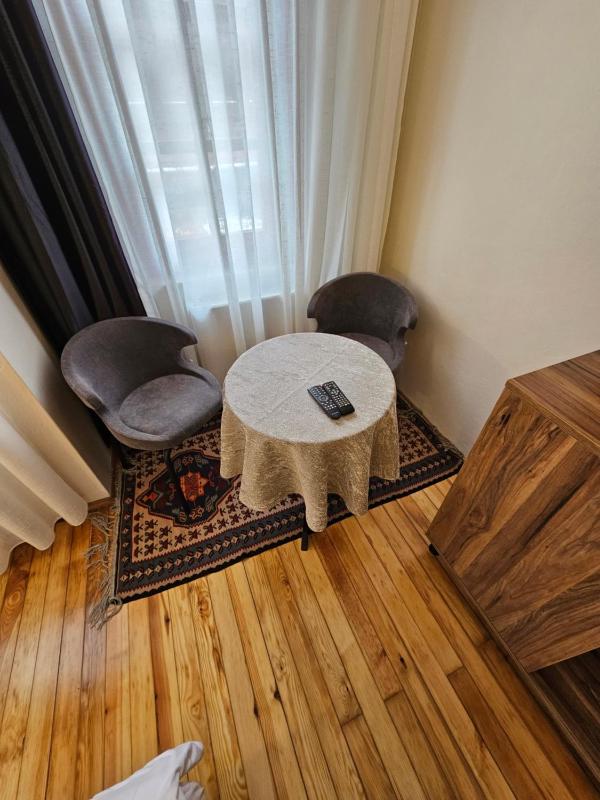Double Room image 3