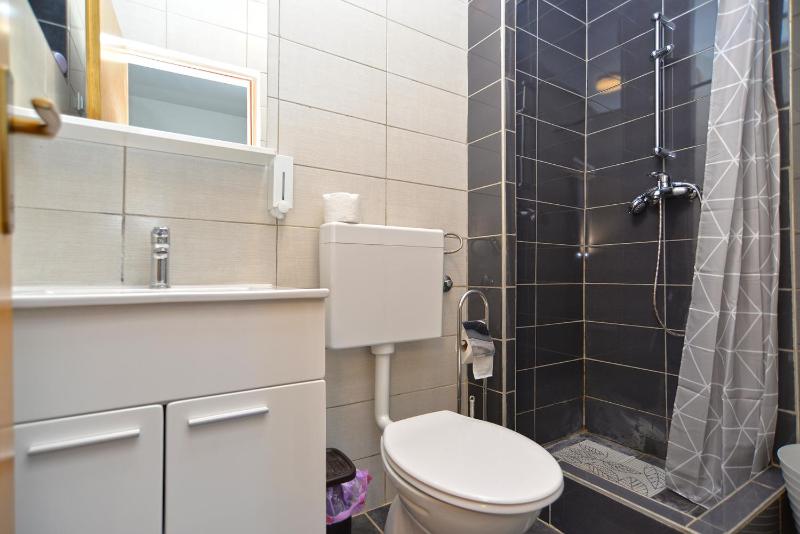 Apartment image 3